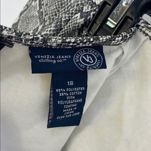 PLUS SIZE Vintage Venezia Jeans polyurethane/vegan leather pencil skirt - Picture 6 of 6